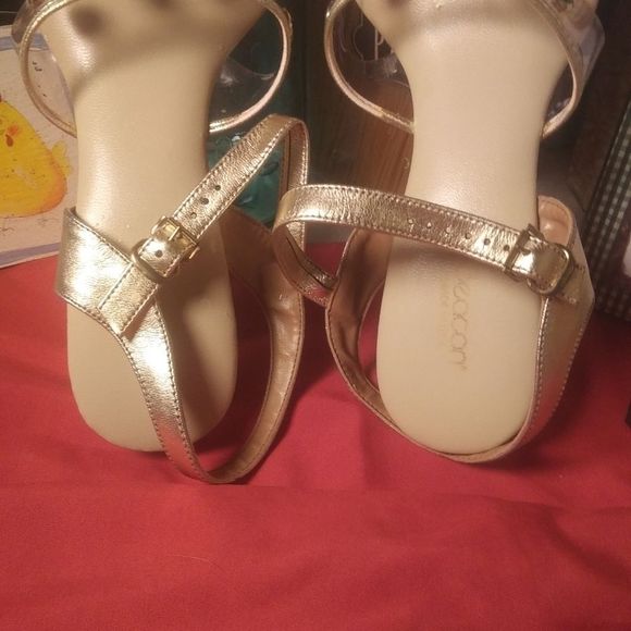 Vintage Beacon Jeweled Sandals - Picture 4 of 8